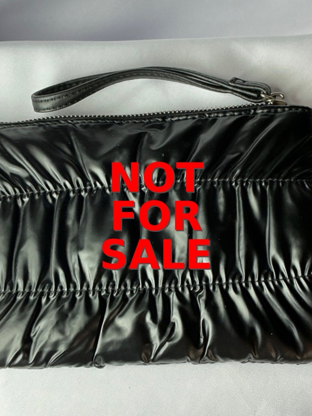 Steve Madden Black Puffer Wristlet Clutch Nylon Quilted Zip Bag